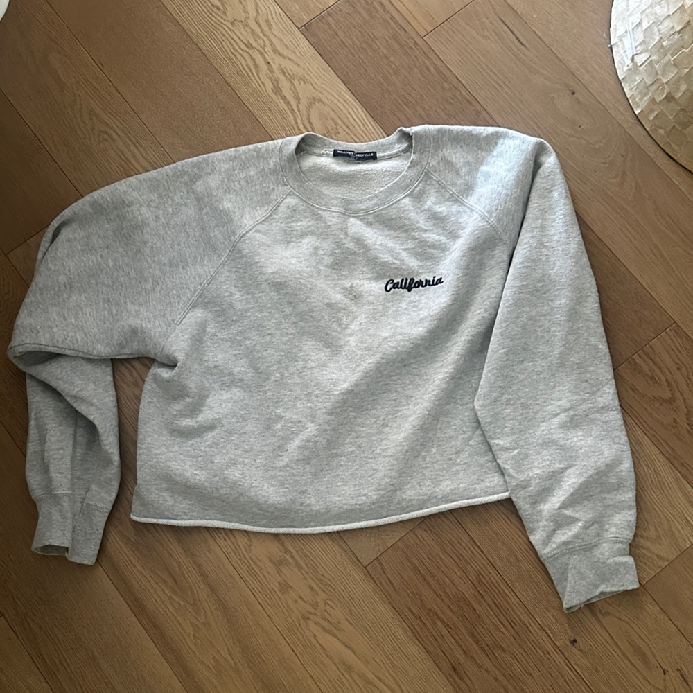 Brandy Melville Grey crop California sweatshirt